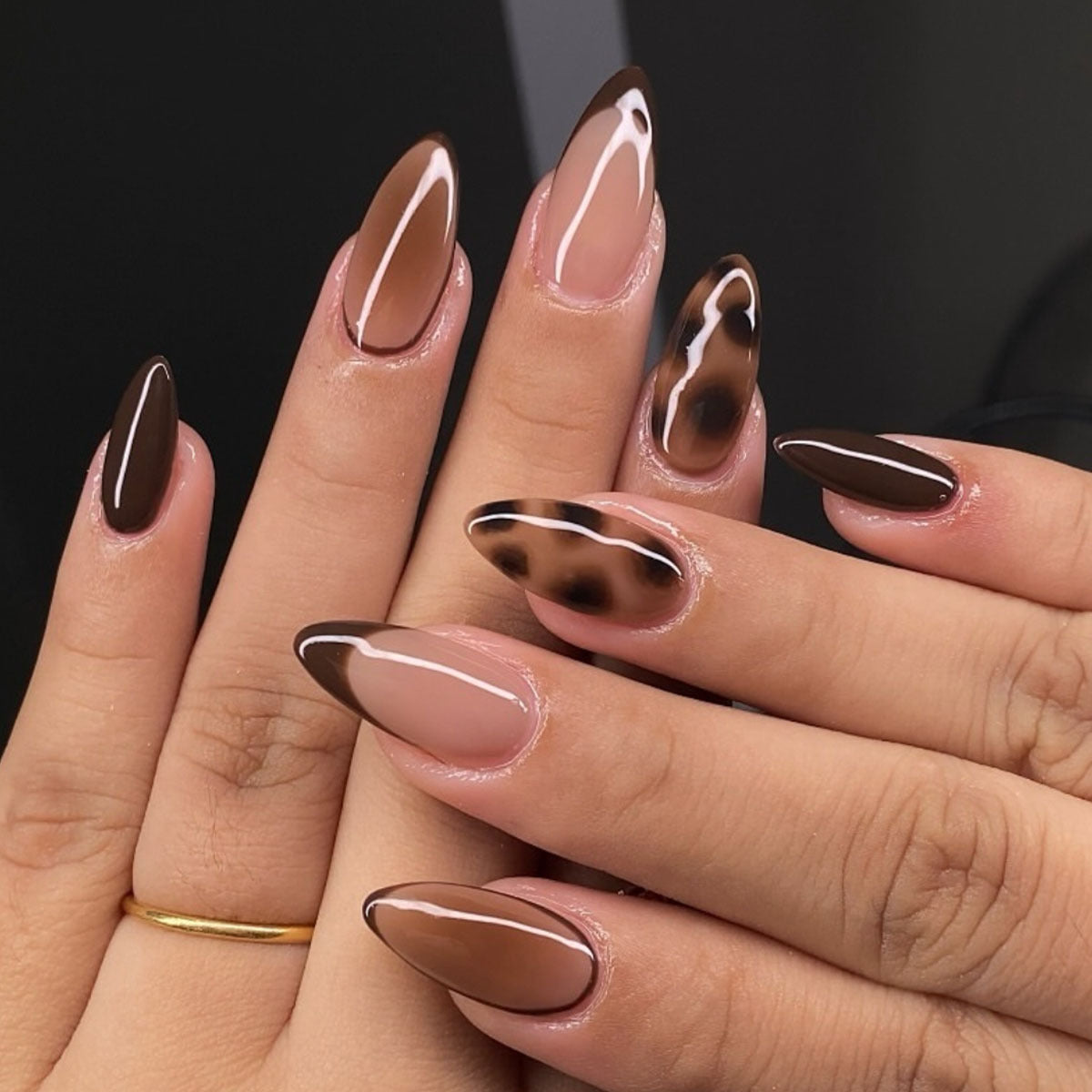 Wearing leopard-print nails enhances skin brightness.