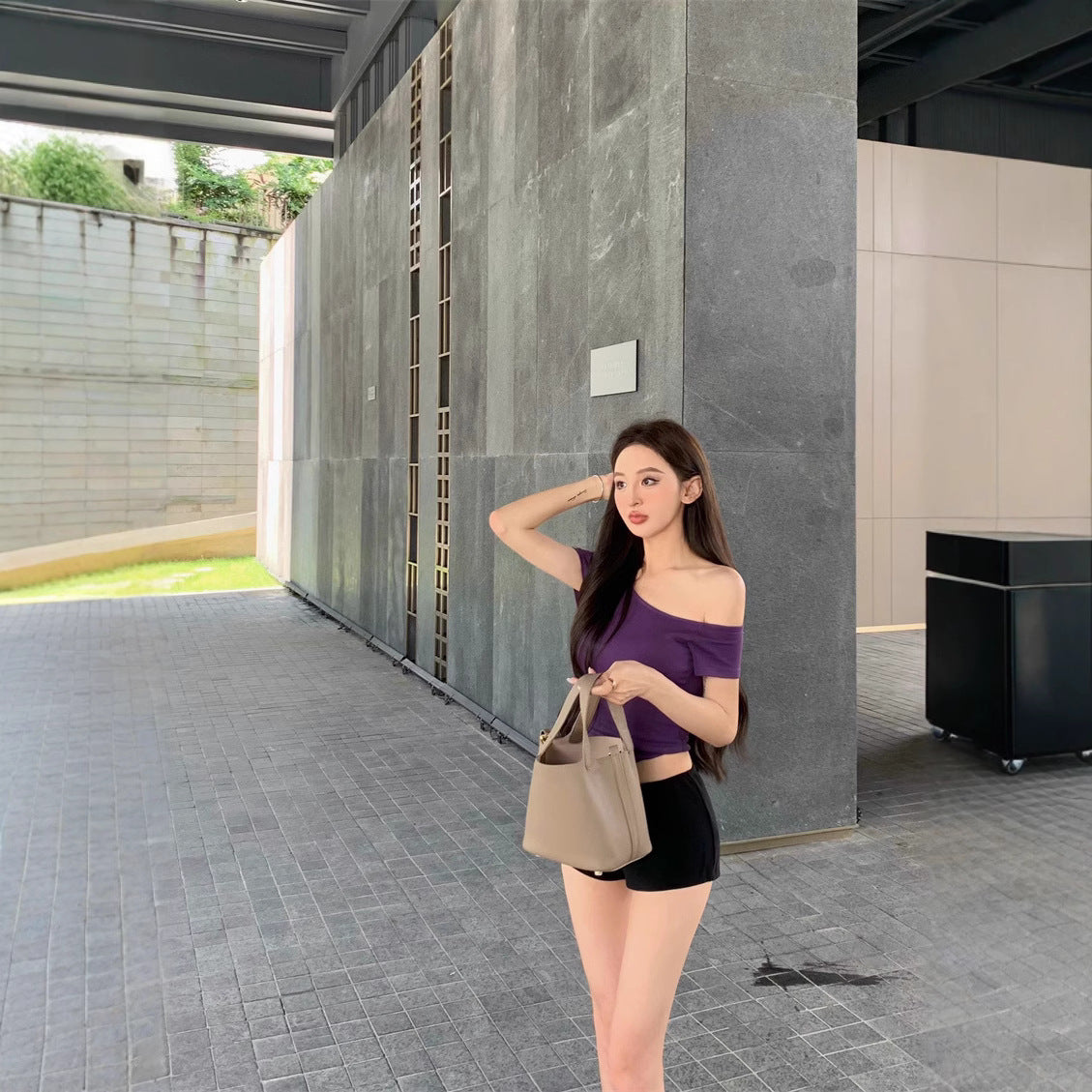 Off-shoulder short sleeve